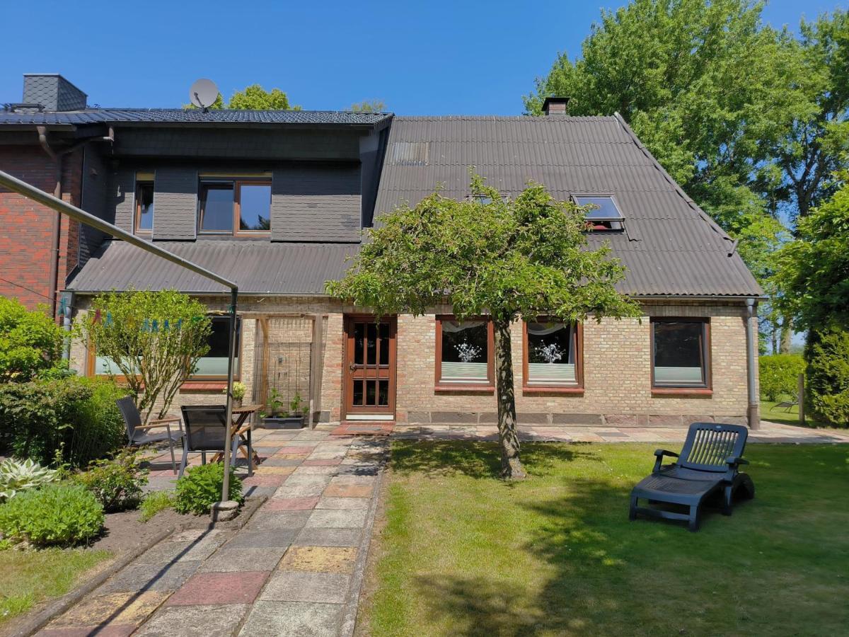Ferienwohnung Zwischen Den Meeren - Schoene Und Gemuetliche Fewo Mit Garten Dorpstedt Luaran gambar